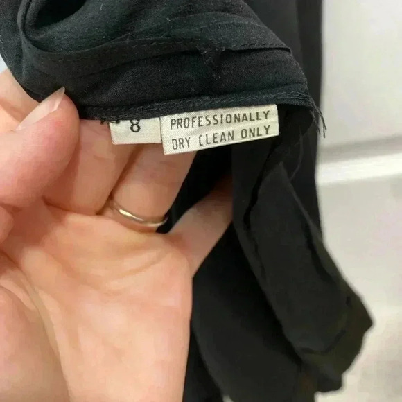 Vintage 100% Silk Dress Luxury Sweetheart w/Straps
Size 8  more like a Size 2 - Picture 5 of 16